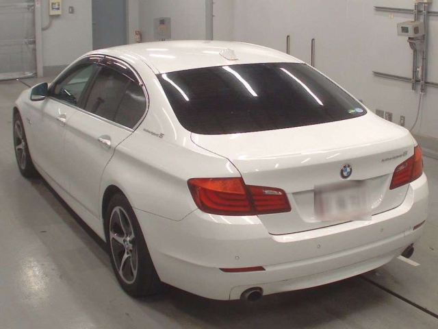BMW 5 SERIES 2012