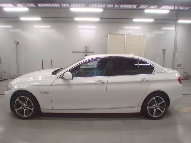 BMW 5 SERIES 2012