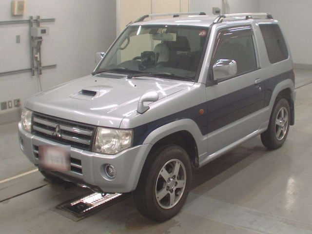 MITSUBISHI PAJERO MINI 2010