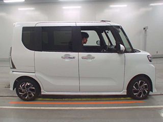 DAIHATSU TANTO 2024