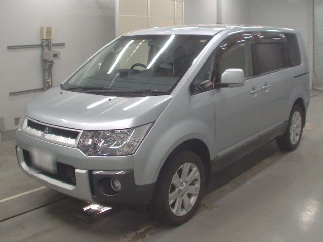 MITSUBISHI DELICA D5 2016
