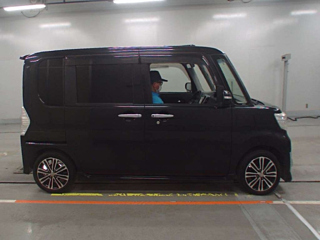 DAIHATSU TANTO 2014