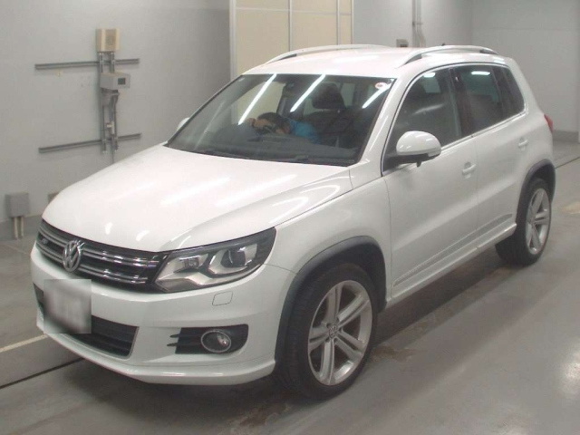 VOLKSWAGEN TIGUAN 2016