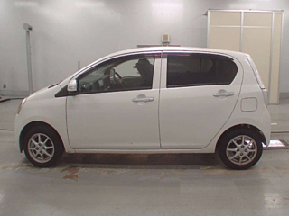 DAIHATSU MIRA E S 2012