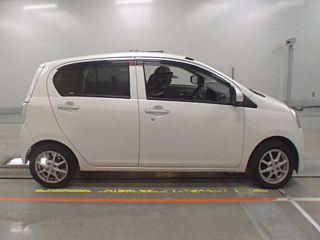 DAIHATSU MIRA E S 2012