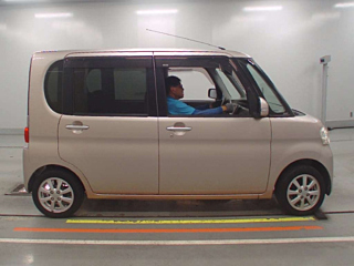 DAIHATSU TANTO 2010