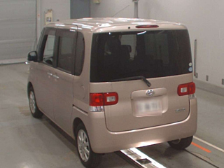 DAIHATSU TANTO 2010