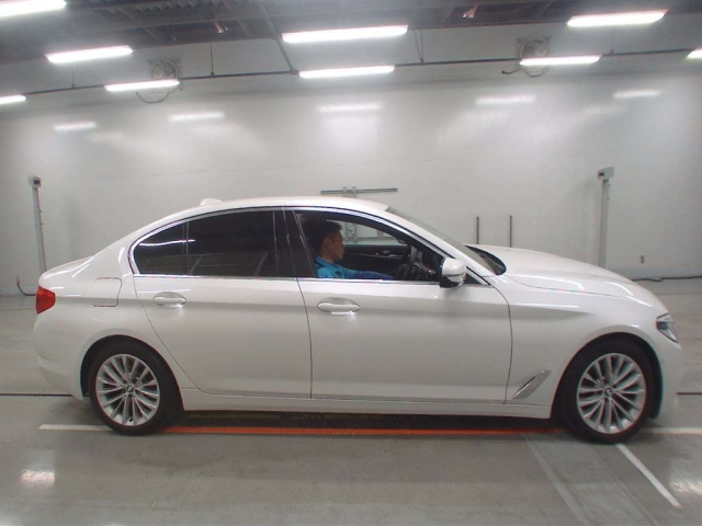 BMW 5 SERIES 2018