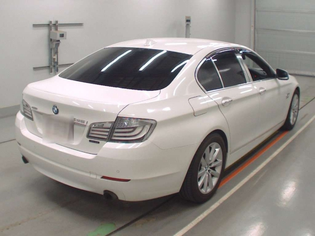 BMW 5 SERIES 2010