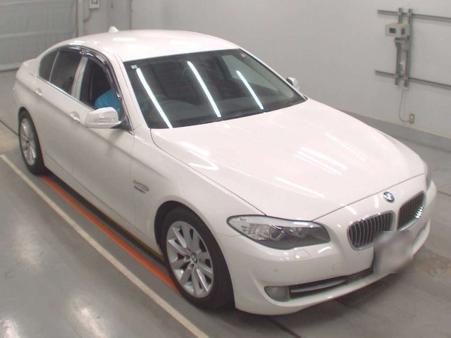BMW 5 SERIES 2010