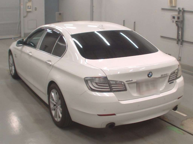 BMW 5 SERIES 2010