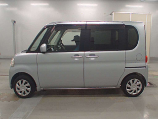 DAIHATSU TANTO 2013