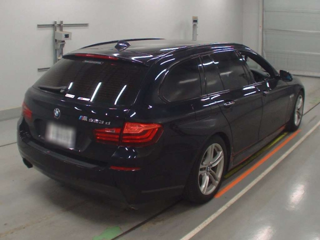 BMW 5 SERIES 2016