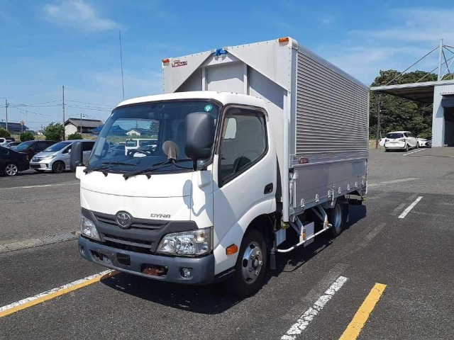 TOYOTA DYNA