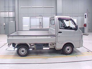 NISSAN CLIPPER TRUCK 2017