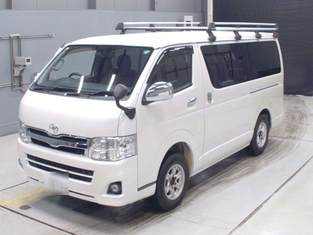 TOYOTA HIACE VAN 2011