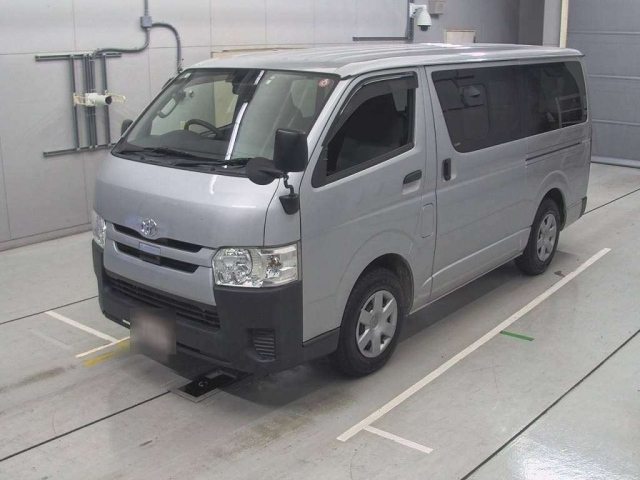 TOYOTA HIACE VAN