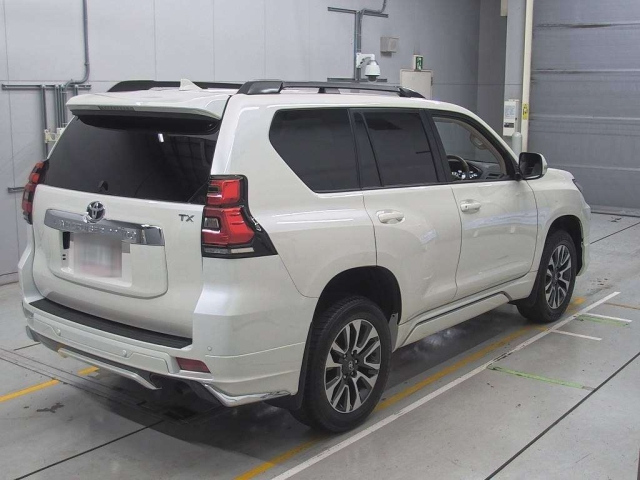 TOYOTA LAND CRUISER PRADO 2023