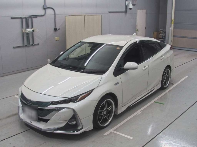 TOYOTA PRIUS PHV