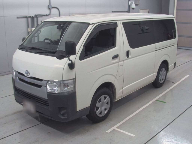 TOYOTA HIACE VAN 2017