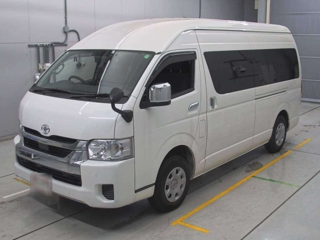 TOYOTA HIACE
