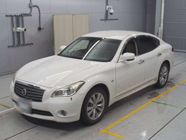NISSAN FUGA 2010