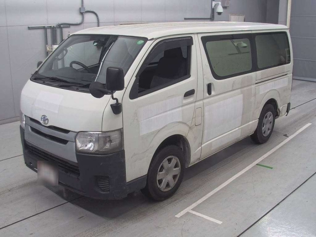 TOYOTA HIACE VAN