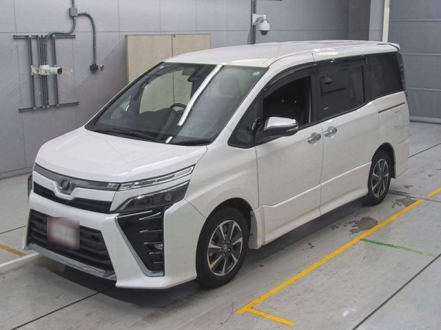 TOYOTA VOXY 2019