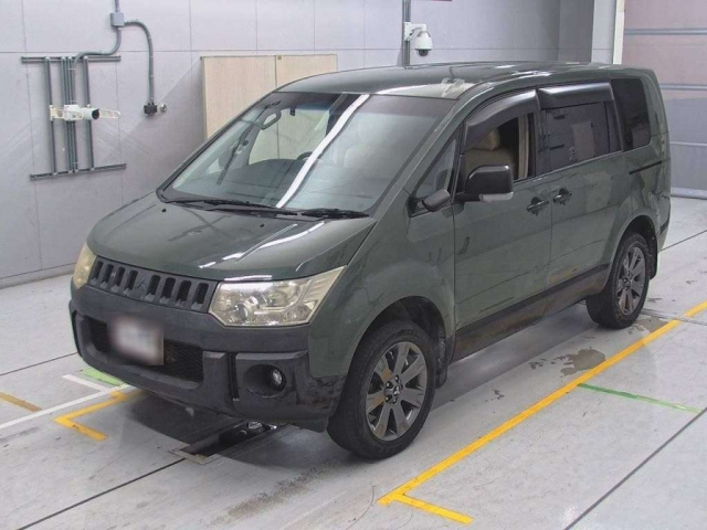 MITSUBISHI DELICA D5 2009