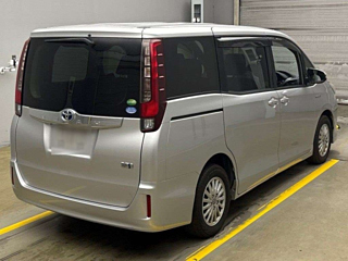 TOYOTA NOAH 2017