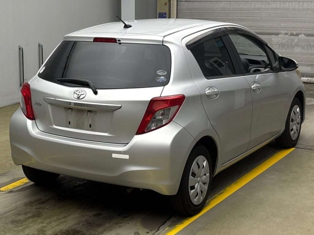 TOYOTA VITZ 2012