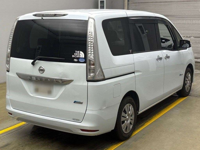 NISSAN SERENA 2015