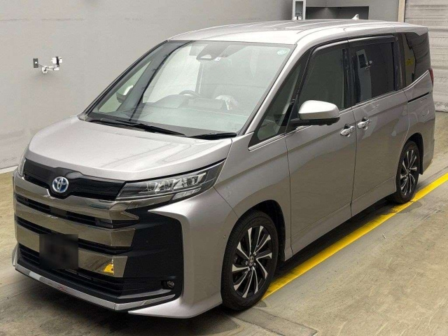 TOYOTA NOAH 2022