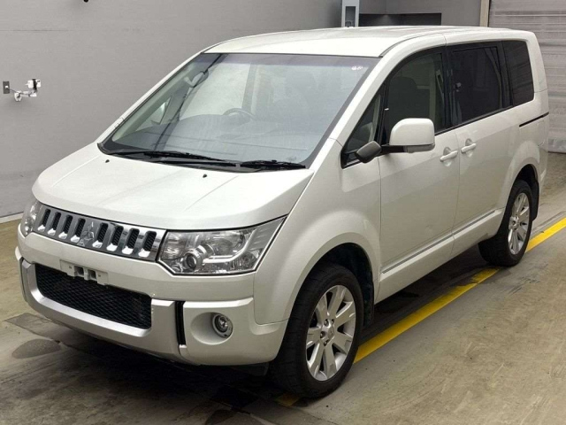 MITSUBISHI DELICA D5 2014
