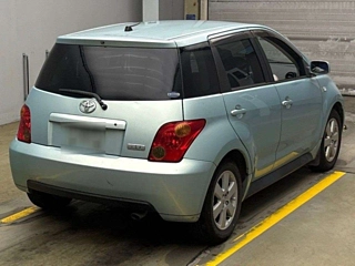 TOYOTA IST