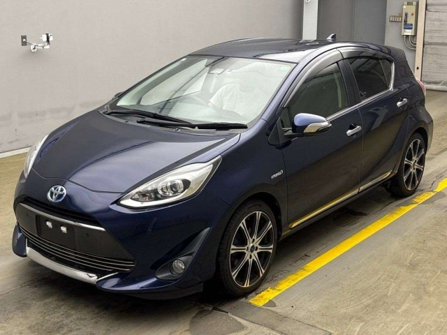 TOYOTA AQUA 2018
