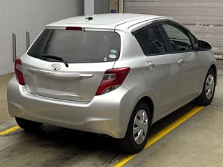 TOYOTA VITZ 2016