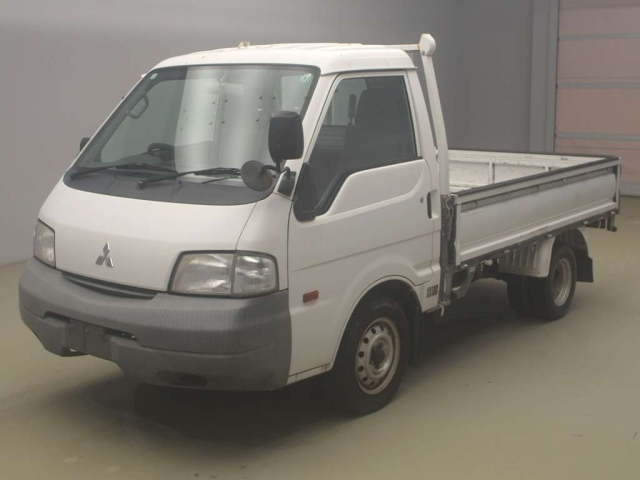 MITSUBISHI DELICA TRUCK 2010