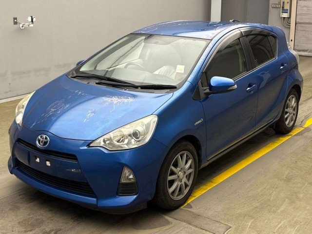 TOYOTA AQUA 2012