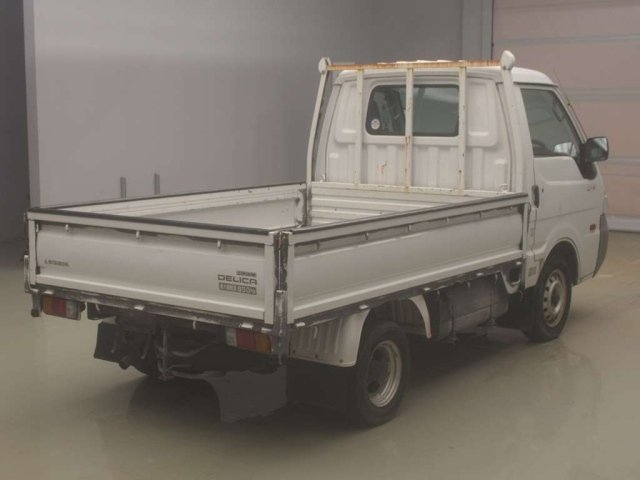 MITSUBISHI DELICA TRUCK 2010