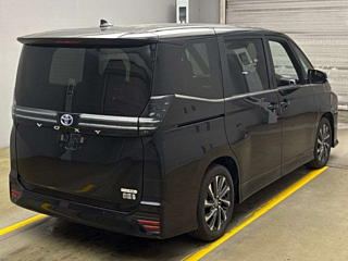 TOYOTA VOXY 2025