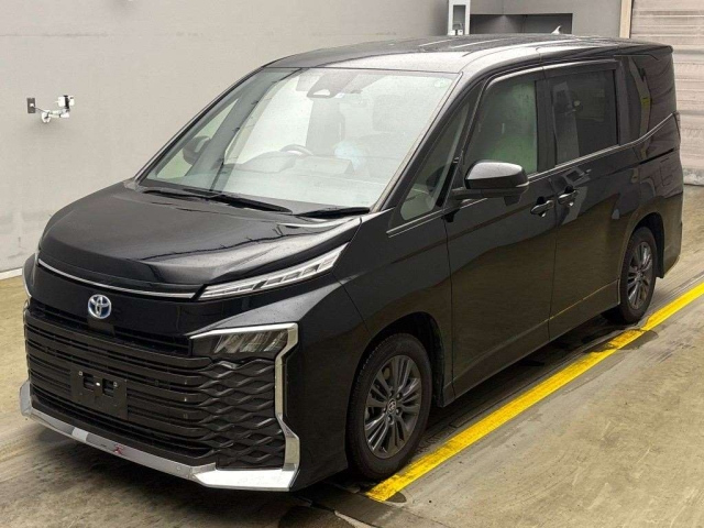 TOYOTA VOXY 2022