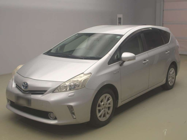 TOYOTA PRIUS ALPHA 2012