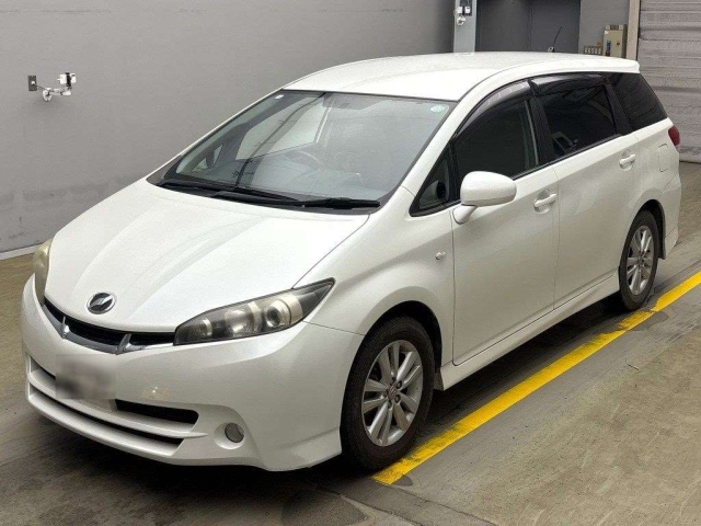 TOYOTA WISH 2010