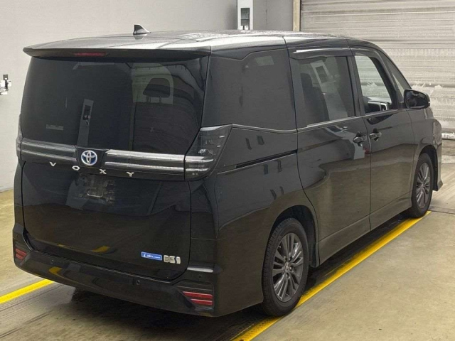 TOYOTA VOXY 2022