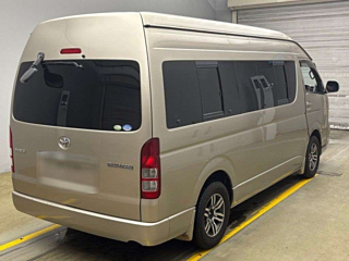 TOYOTA HIACE 2011