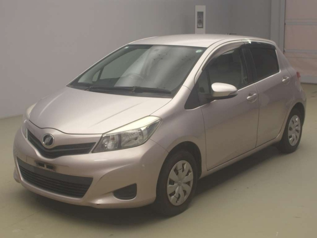 TOYOTA VITZ 2011
