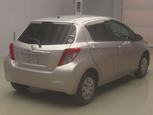 TOYOTA VITZ 2011