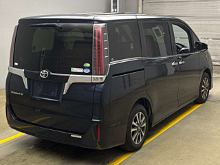 TOYOTA ESQUIRE 2018