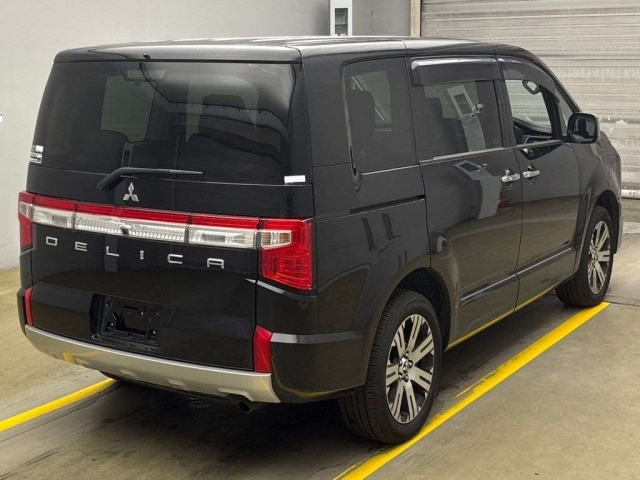 MITSUBISHI DELICA D5 2023